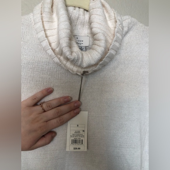A New Day Turtleneck Sweater - Picture 4 of 5